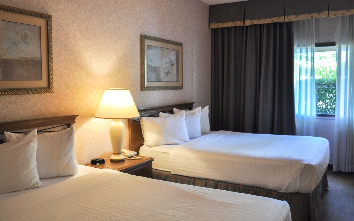 Fresno Hotel Accommodations | Suites & Rooms Near Fresno Airport